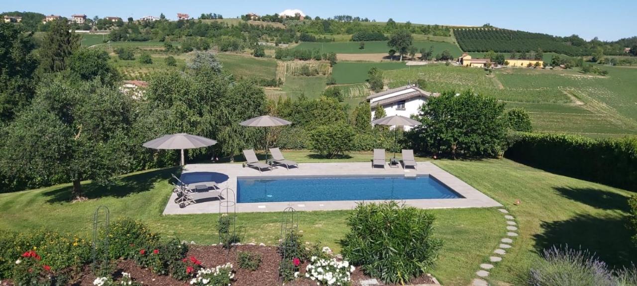 Cascina Il Volo Bed & Breakfast Moncalvo Bagian luar foto