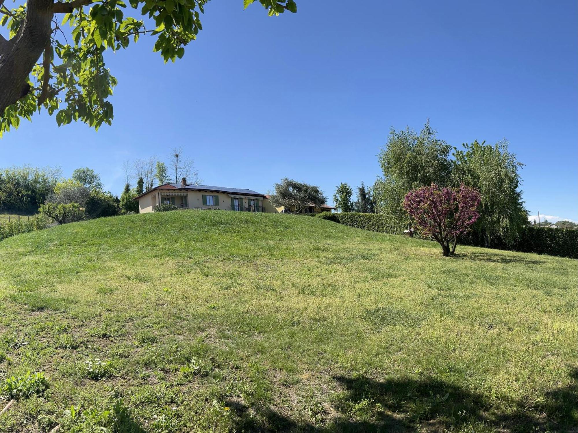 Cascina Il Volo Bed & Breakfast Moncalvo Bagian luar foto