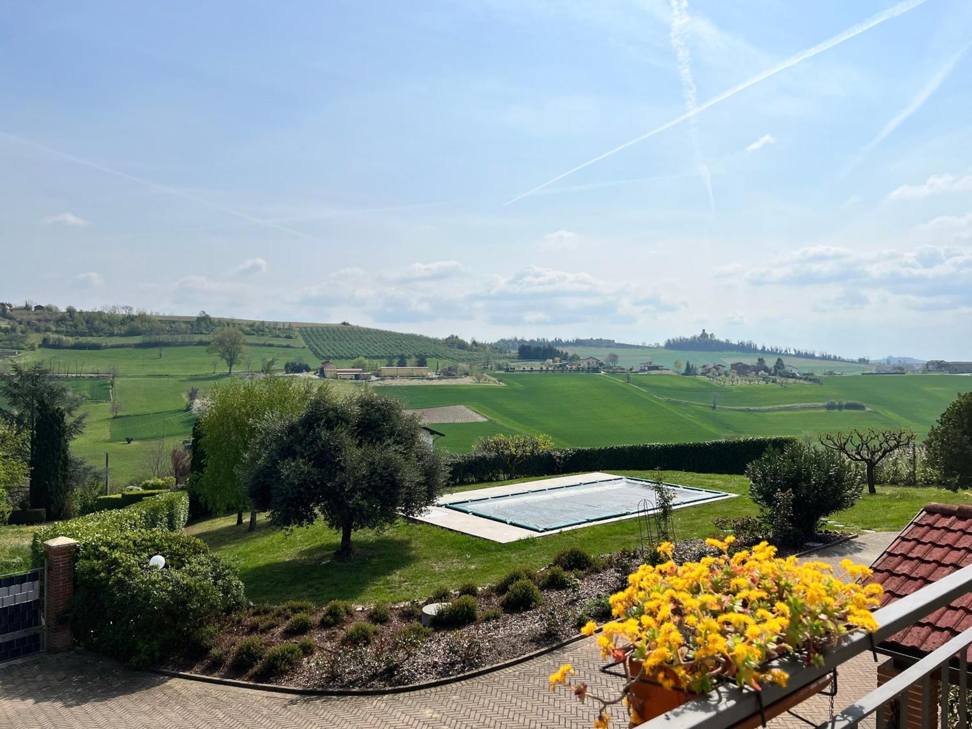 Cascina Il Volo Bed & Breakfast Moncalvo Bagian luar foto