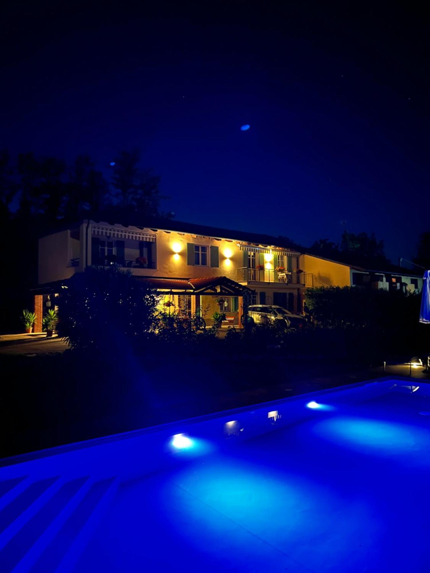 Cascina Il Volo Bed & Breakfast Moncalvo Bagian luar foto