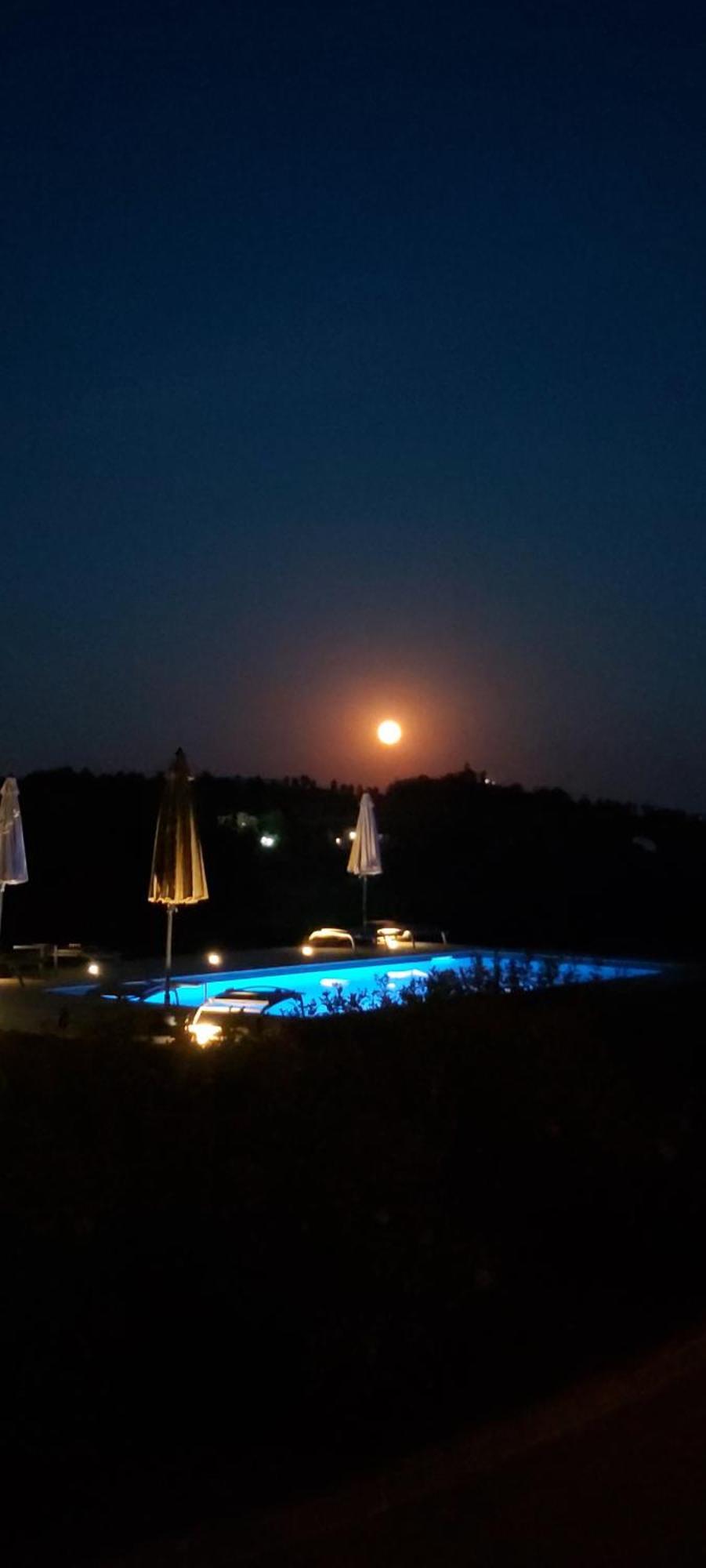 Cascina Il Volo Bed & Breakfast Moncalvo Bagian luar foto