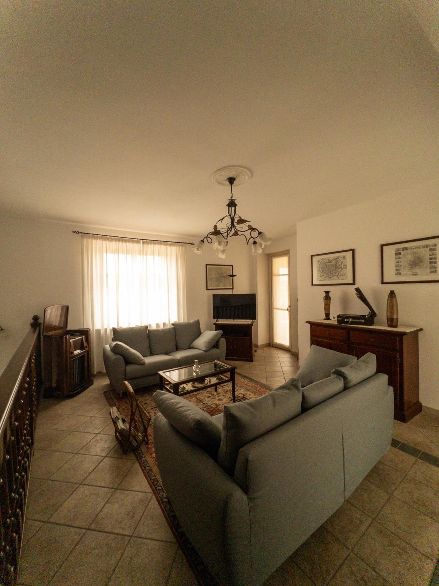 Cascina Il Volo Bed & Breakfast Moncalvo Bagian luar foto