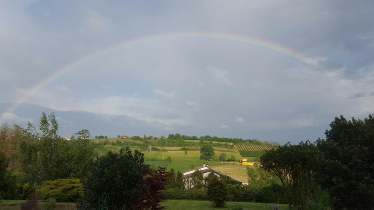 Cascina Il Volo Bed & Breakfast Moncalvo Bagian luar foto