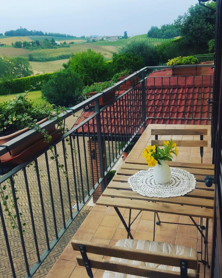 Cascina Il Volo Bed & Breakfast Moncalvo Bagian luar foto