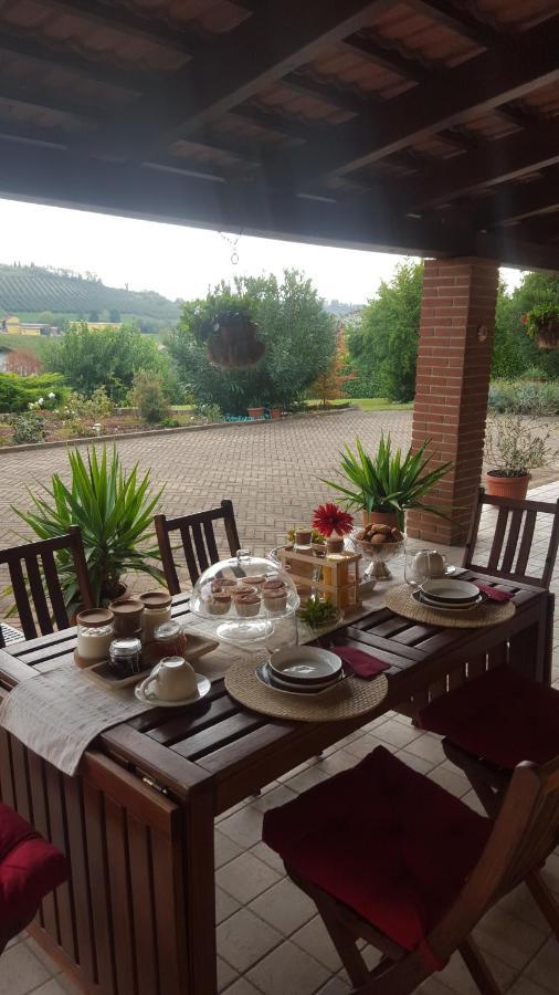 Cascina Il Volo Bed & Breakfast Moncalvo Bagian luar foto